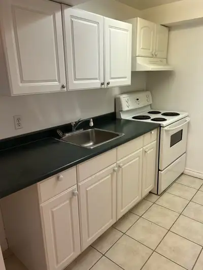 Private basement apartment, in a quiet safe neighbourhood on Goldene Way in Scarborough. Close to Un...