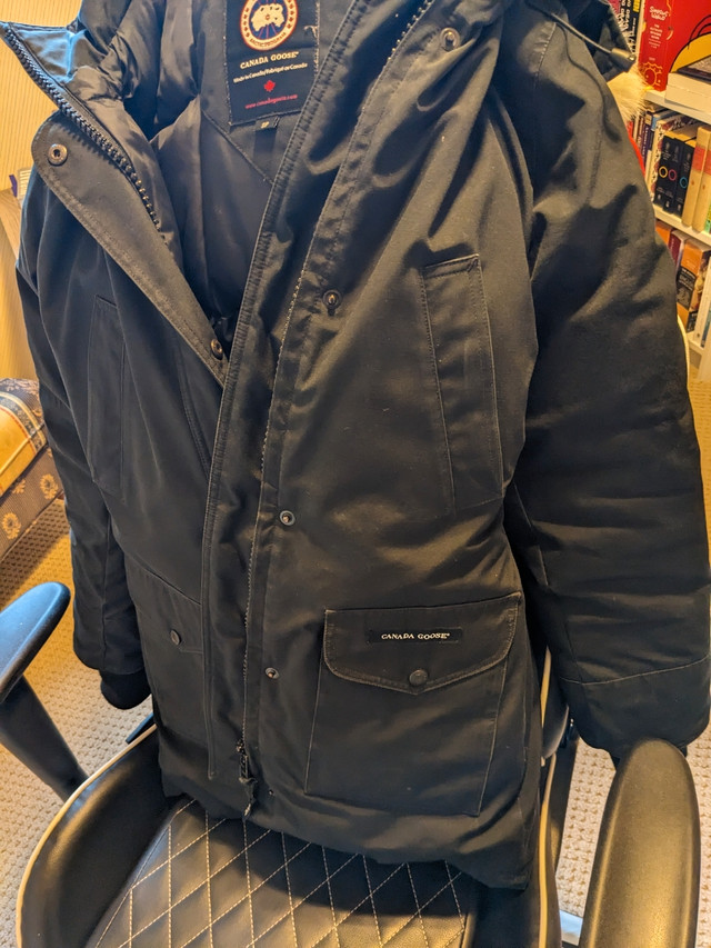 Canada Goose Jacket - Women's Small  in Women's - Tops & Outerwear in Mississauga / Peel Region - Image 3
