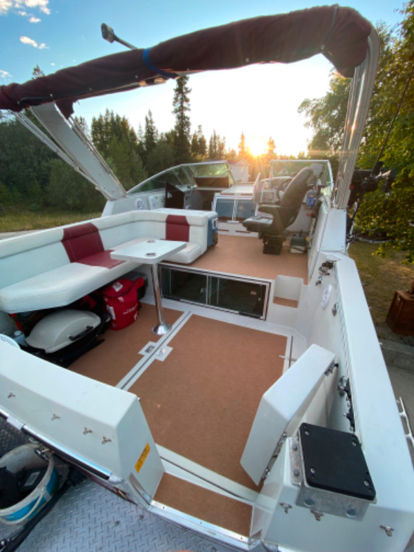 34 ft cabin cruiser in Powerboats & Motorboats in Whitehorse - Image 2