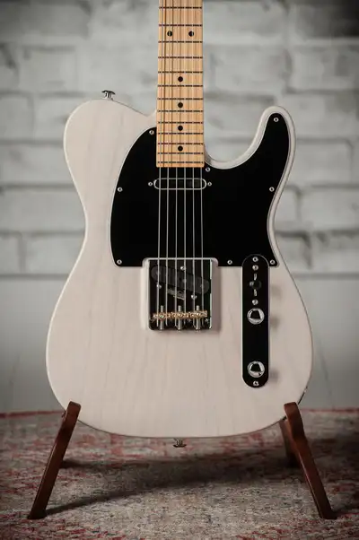 2025 Suhr Classic T with upgraded G&G Form-Fitted Hardshell Case, View more