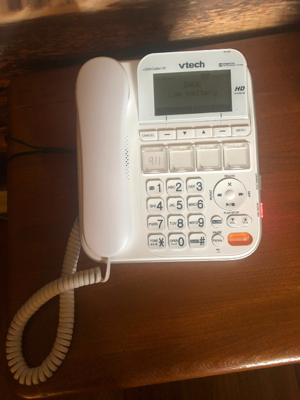 3-PIECE PHONE SYSTEM in Home Phones & Answering Machines in Cambridge - Image 2