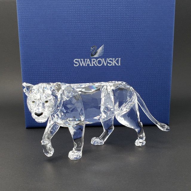 SWAROVSKI CRYSTAL FIGURINE ~ LION MOTHER ~ MINT CONDITION IN BOX in Arts & Collectibles in Thunder Bay