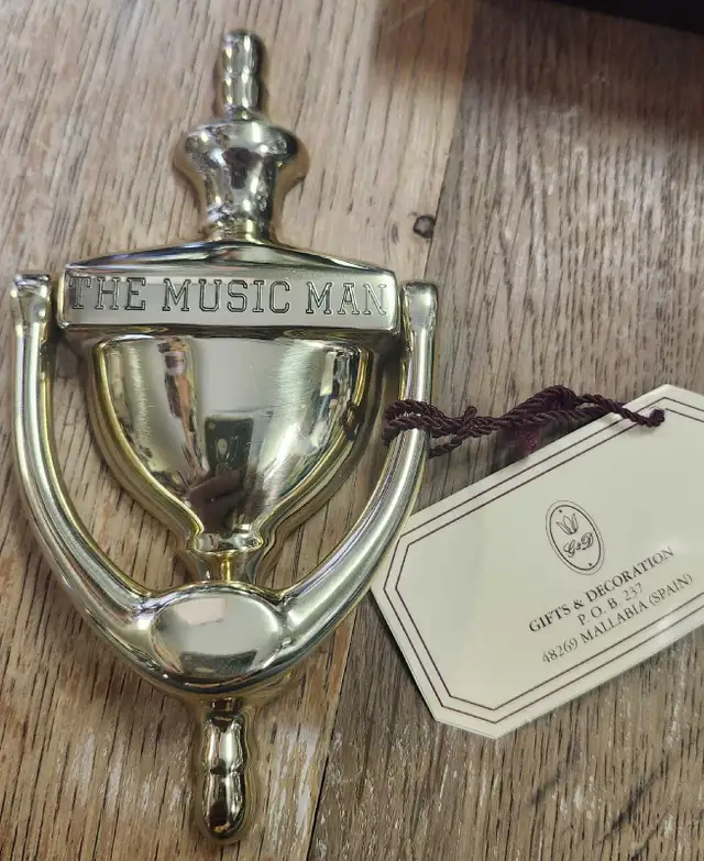 Music Man Door Knocker in Home Décor & Accents in Calgary - Image 2