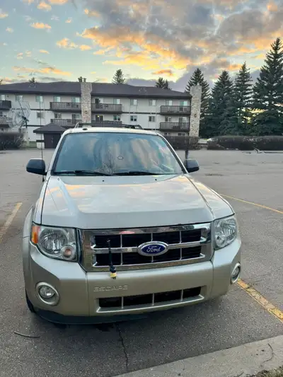 Reliable daily driver, well maintained and in good running condition. Details: No accidents or insur...