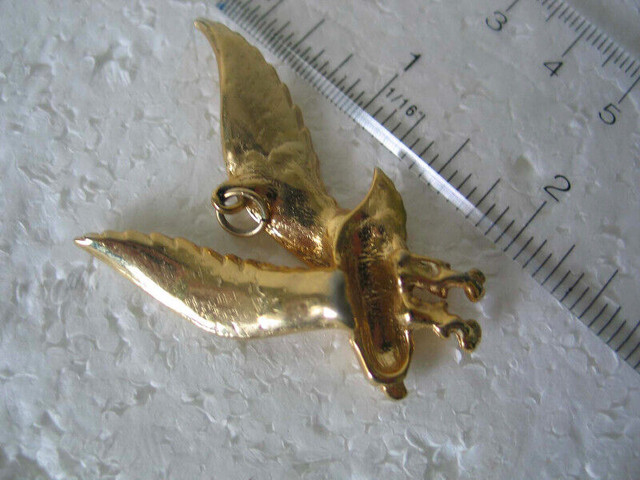 Gold Colour Eagle Pendant Unisex in Jewellery & Watches in Calgary - Image 2