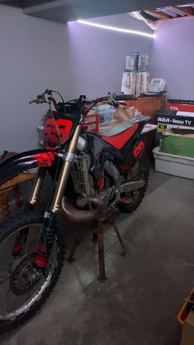 2004 cr250 looking for trades  in Dirt Bikes & Motocross in Edmonton - Image 2