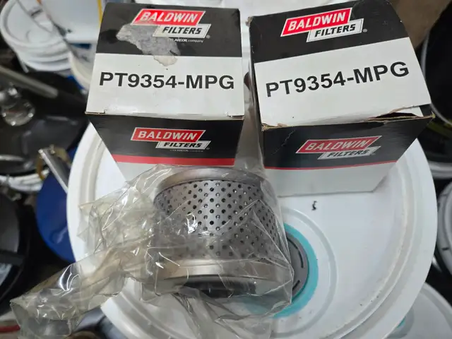 Peterbilt Freightliner Power Steering Filters in Heavy Equipment Parts & Accessories in Moncton - Image 3