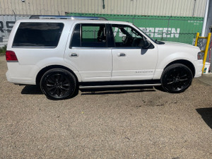 2017 Lincoln Navigator Base