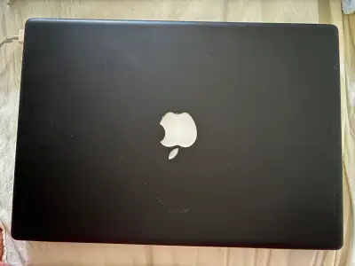 Macbook (2011), View more