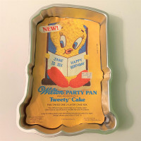 Vintage 1979 Tweety Bird Cake Pan Wilton Warner Bros Baking Mold