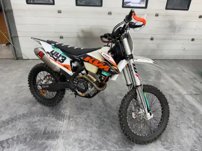 2019 KTM 350 XC-F Only 27.6 hrs, very light riding Full Akrapovic titanium exhaust Boyesen timing co...