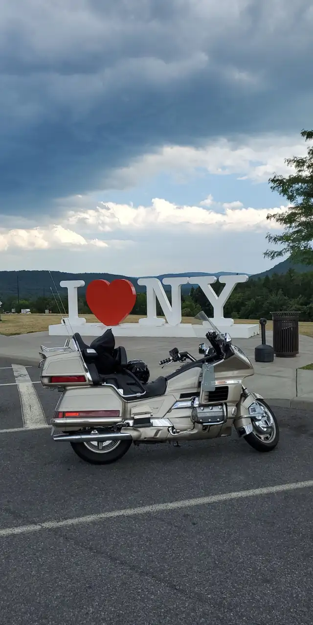 Honda Goldwing GL 1500 - 1998 in Touring in Gatineau - Image 3