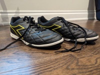 Diadora Indoor Soccer Shoes