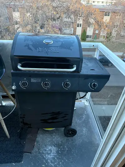 Nexgrill 3-Burner Propane BBQ Grill in Black - and propane tank - $100 for both 587-991-5428 124 str...