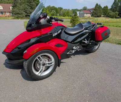 Selling my 2009 Can-Am Spyder. This Spyder has been well-maintained, always stored inside, in excell...