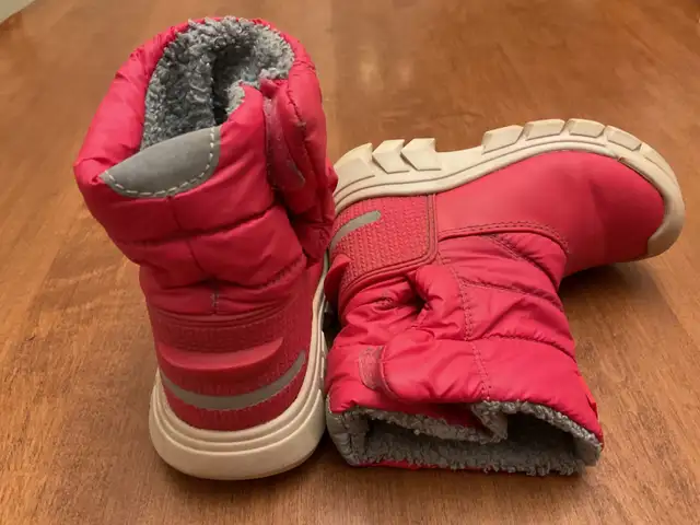 Hunter winter boots - toddler UK 7/US 8 in Kids & Youth in Dartmouth - Image 4