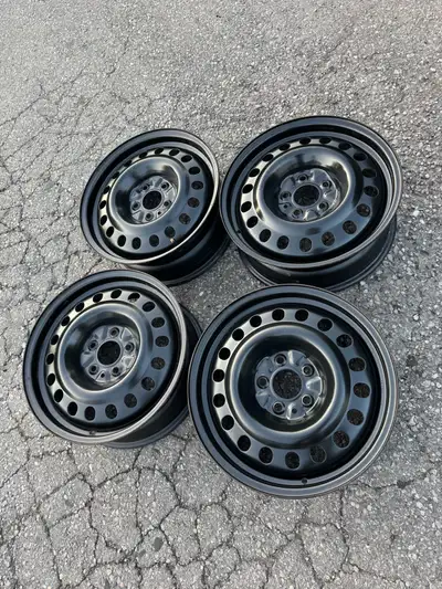 Good condition please see the pictures for the details. Ready to mount tires and use.