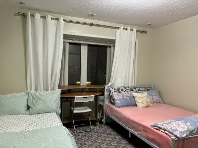 SHARED ROOM FOR RENT