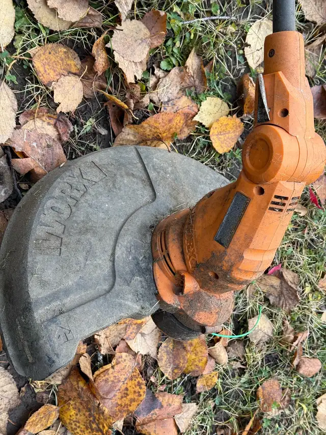 Electric Weed Wacker, corded in Outdoor Tools & Storage in Kamloops - Image 3