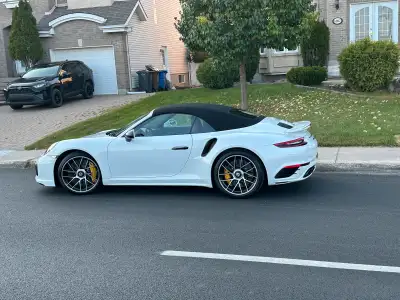2017 Porsche 911 turbo S cabriolet CPO Porsche jusqu’à septembre 2026 Seulement 11 400km L’auto est...