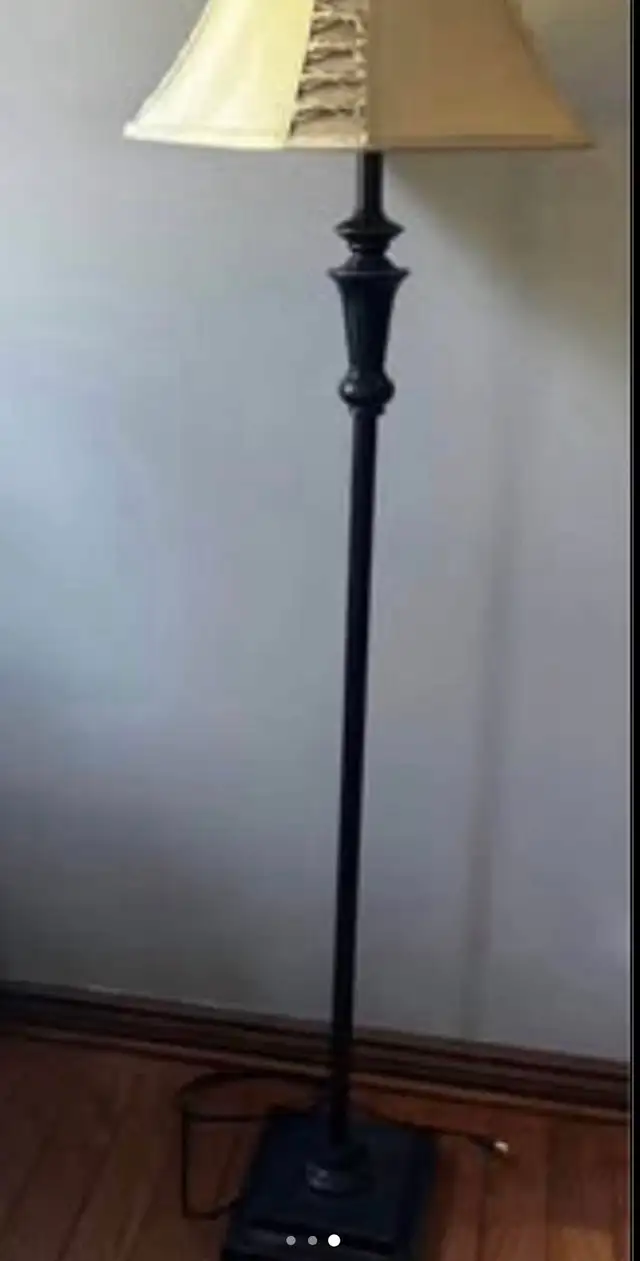 Floor Lamp477743568577505282