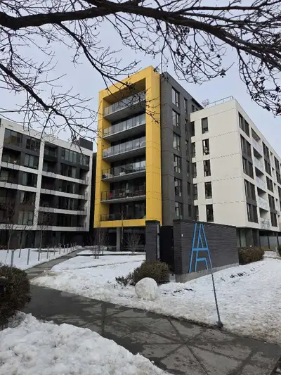 Loft-Studio à louer à long term par le proprietaire dans le quartier de Villeray situé à quelques pa...