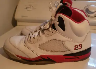 Selling a pair of Nike Air Jordan Retro 5 shoes. Size 13. Asking 80. Believe they are replicas but l...