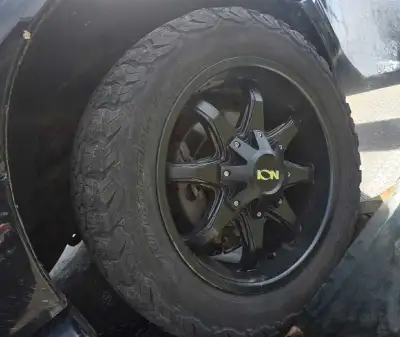 Selling a set of used Ion rims that are compatible with Ford Expeditions from 2007 to 2025. F150 AS...