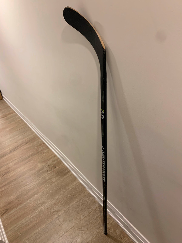 Winwell Hockey Stick in Hockey in City of Toronto - Image 4