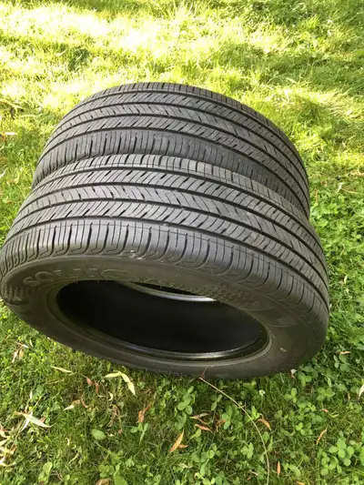 Pair or 2 two 205/60R16 Kumho Solus TA31+ all season tires, in very good condition, good tread for 3...