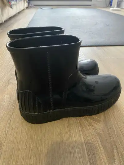 UGG Womens Drizlita Boots/ Bottes Femme, View more