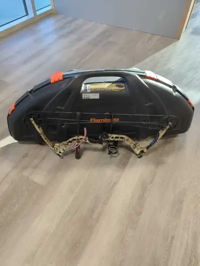Selling a gently used but in great condition and great price for everything included. This Diamond C...