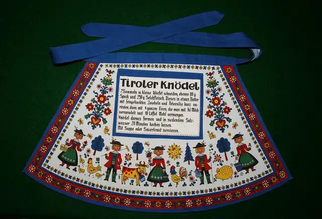 Austrian folk linen and other collectibles in Home Décor & Accents in Ottawa - Image 4