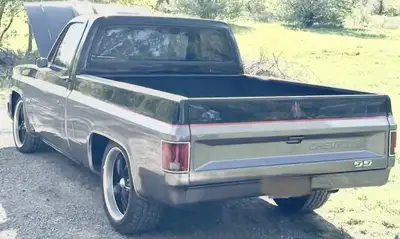 468 runs and drives like new Lowered 20 inch rims Tinted Cam Bore Heads 3.5 “ dual exhaust Suede int...