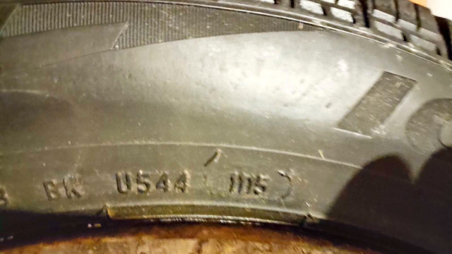 4 Subaru Impreza winter rims and tires in Tires & Rims in City of Toronto - Image 4