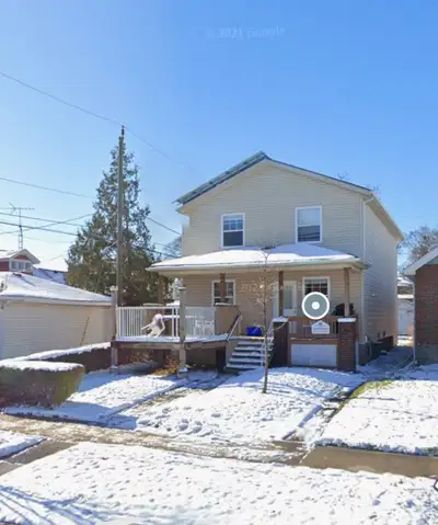 Private bedroom near University of Windsor, student only residence. All utilities included. Text 647...