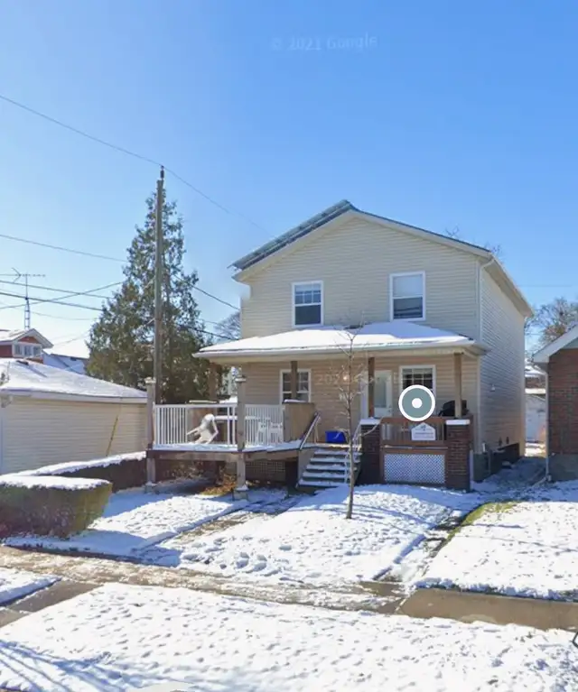 Private bedroom near University of Windsor in Room Rentals & Roommates in Windsor Region - Image 2