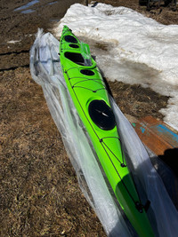 Kayak de mer neuf
