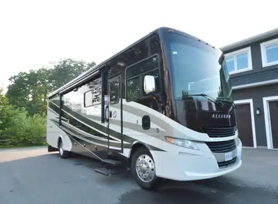This 2017 Tiffin 34PA (36 ft) is considered to be Tiffin's best floor plan This motorhome has it all...