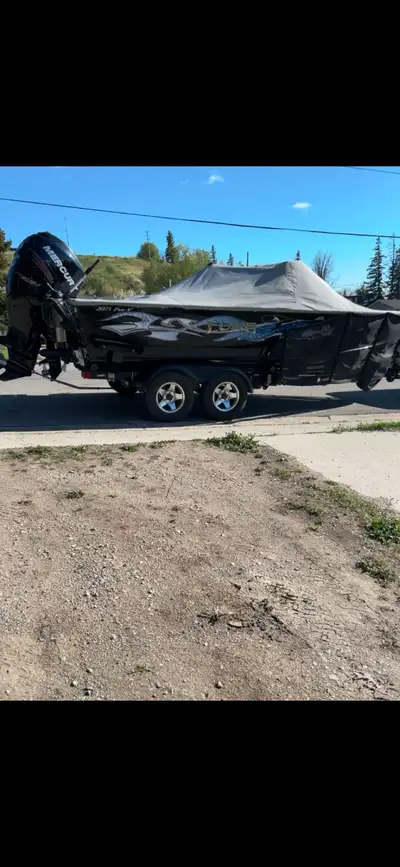 Lund pro v 2075 mercury 250 verado 9.9 mercury kicker ipilot 36volt front trolling motor on board ch...