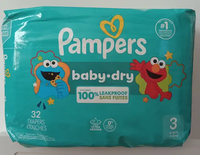 Diapers, Pampers, Size 3, New/Unopened, 32 diapers in Bathing & Changing in Guelph - Image 2