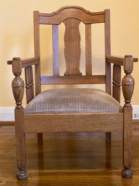 Solid Oak Chair in Chairs & Recliners in City of Toronto
