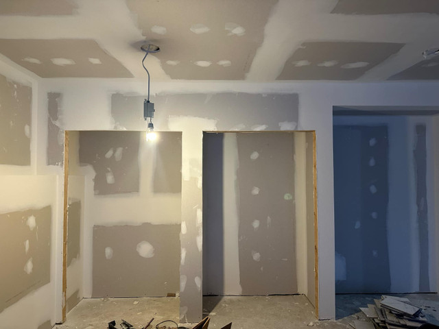 QUALITY AND SKILLED DRYWALLER AND TAPER - Edmonton in Drywall & Stucco Removal in Edmonton - Image 2