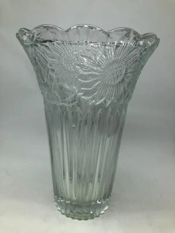 Pronto Luxury Glass vase 7.5 inches tall - NIB62863271930114124