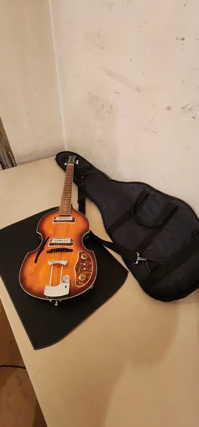 Late 1960s Guyatone SG-52T Violin Guitar MIJ Vintage Hollow Body, View more