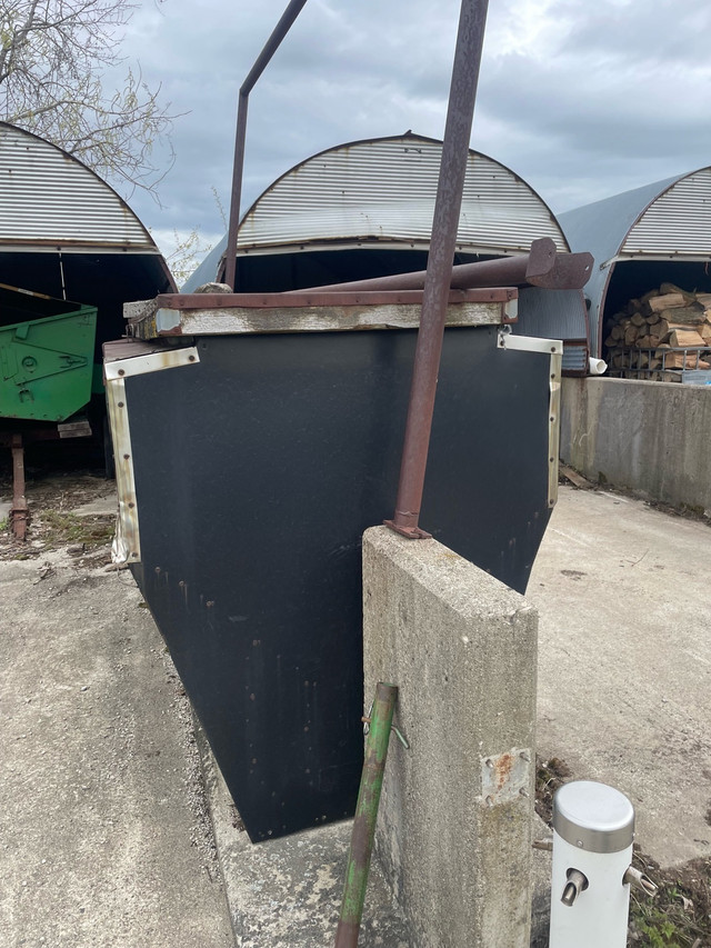 Outdoor Pig Feeder  in Livestock in Grand Bend - Image 2