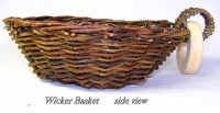 Wicker basket, 21.5 cm wide, 24.7 long, 8 cm high, handle & ring