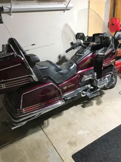 Rev up your passion for the open road with this 1989 Honda GL 1500 Aspencade. Impeccable and equippe...