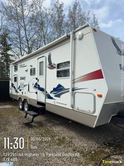 I am selling a 2006 Jayco Eagle 264 BHS. It is a bunkhouse model that sleeps 8. It has a double slid...
