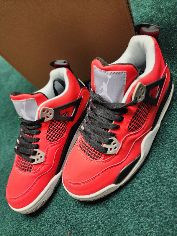 Jordan 4 in Women's - Shoes in Mississauga / Peel Region